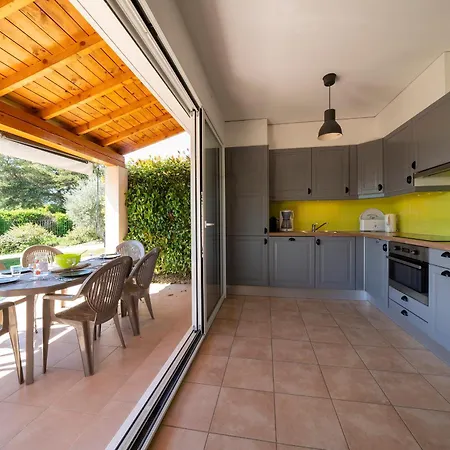 Holiday home Au Brin D'olivier